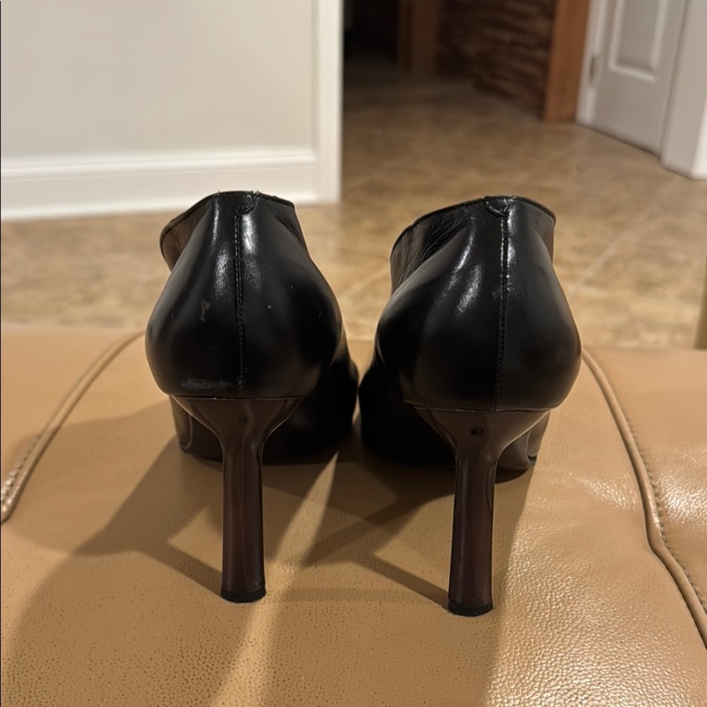 Black Leather Women's Shoes - Picture 3 of 7